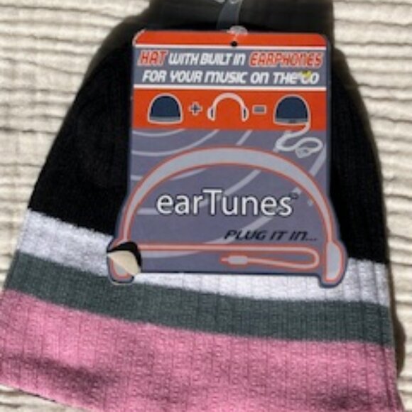 Knit Beanie with removeable earphones - Picture 6 of 10